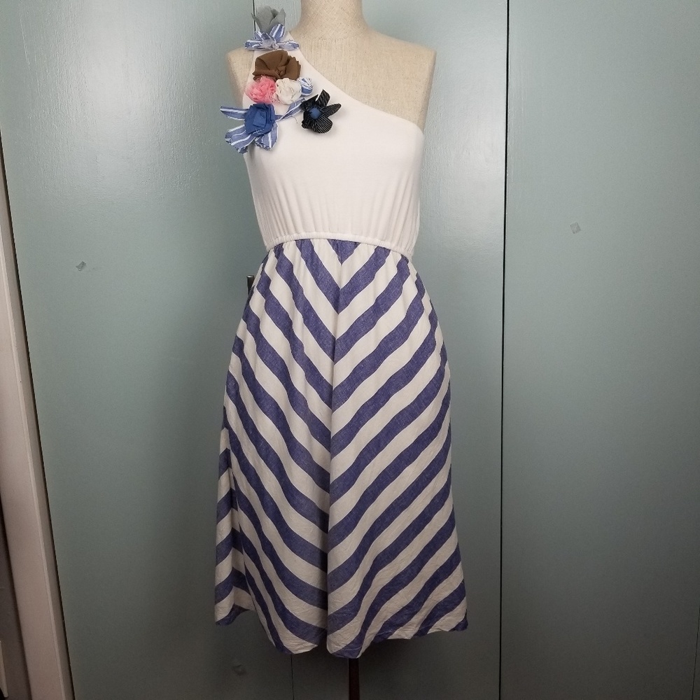 Judith March one shoulder dress size M  -B1